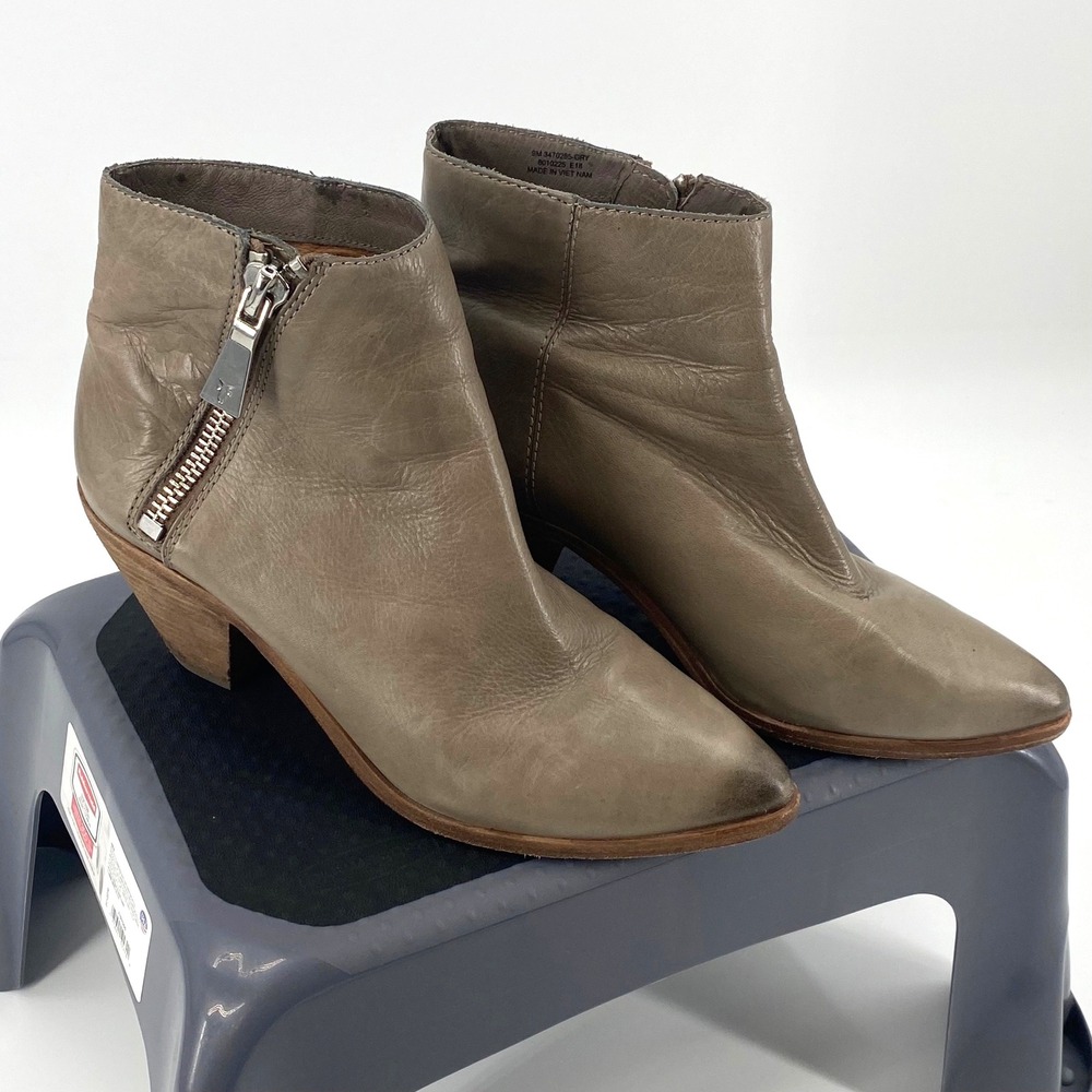 Frye Lila Slant Zip Booties Womens‎ 9M Grey Leather Pointed Toe 3470285-GRY